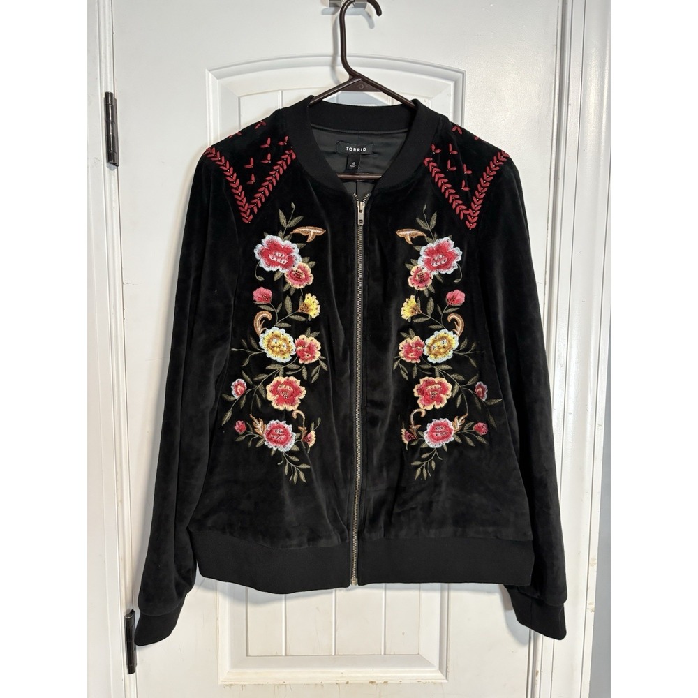 TORRID Black Velour Velvet Floral Embroidered Beaded Bomber Jacket Size 0